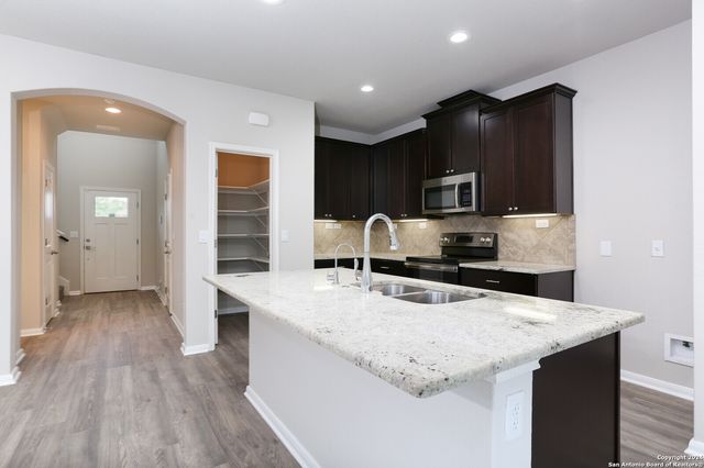 7922 BEARCAT FLD, San Antonio, TX 78253