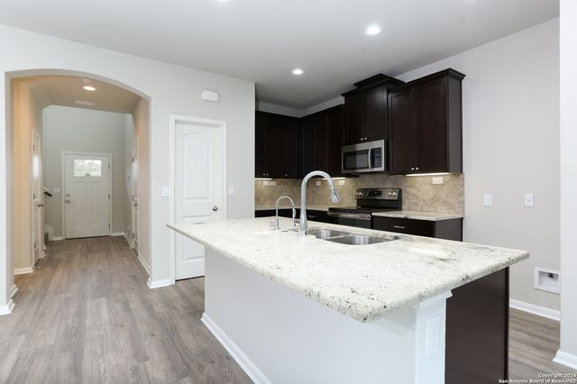 7922 BEARCAT FLD, San Antonio, TX 78253