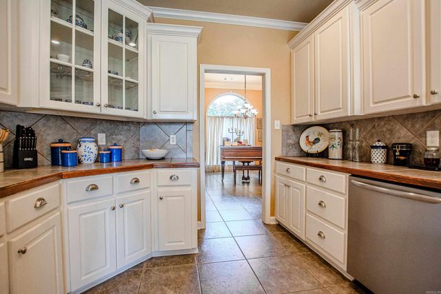6901 Gap Point Circle, Sherwood, AR 72120