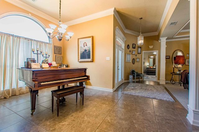 6901 Gap Point Circle, Sherwood, AR 72120