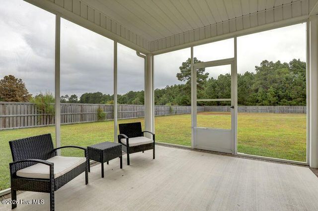 156 Peytons Ridge Drive, Hubert, NC 28539