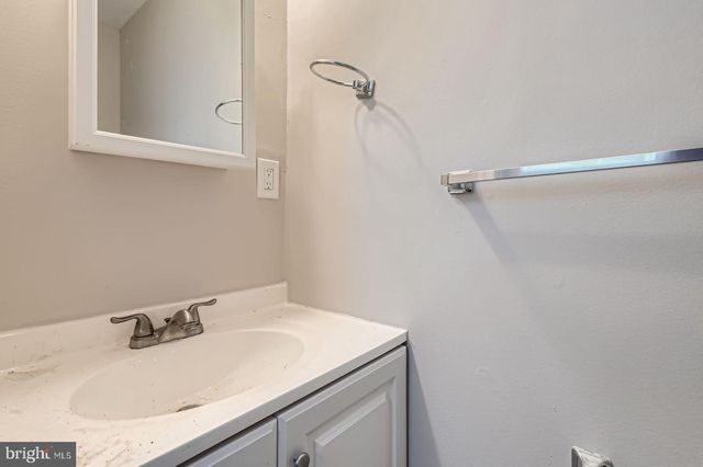 2710 THE ALAMEDA, Baltimore, MD 21218