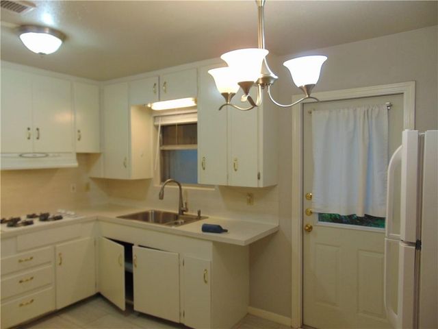 3904 Bailey LN B, Austin, TX 78756