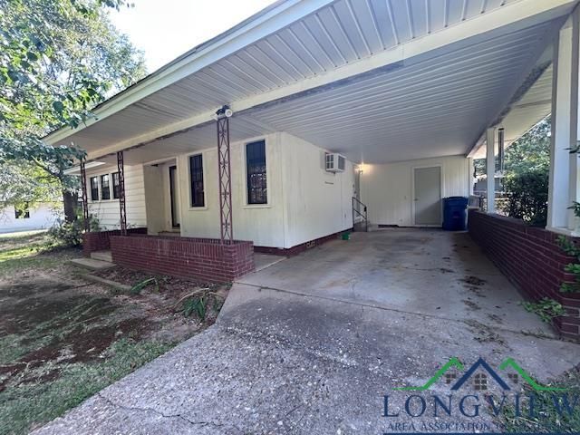 1401 Mrytlewood, Marshall, TX 75672