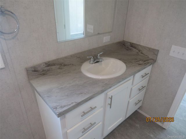 723 Beekman Road 70, Hopewell Junction, NY 12533