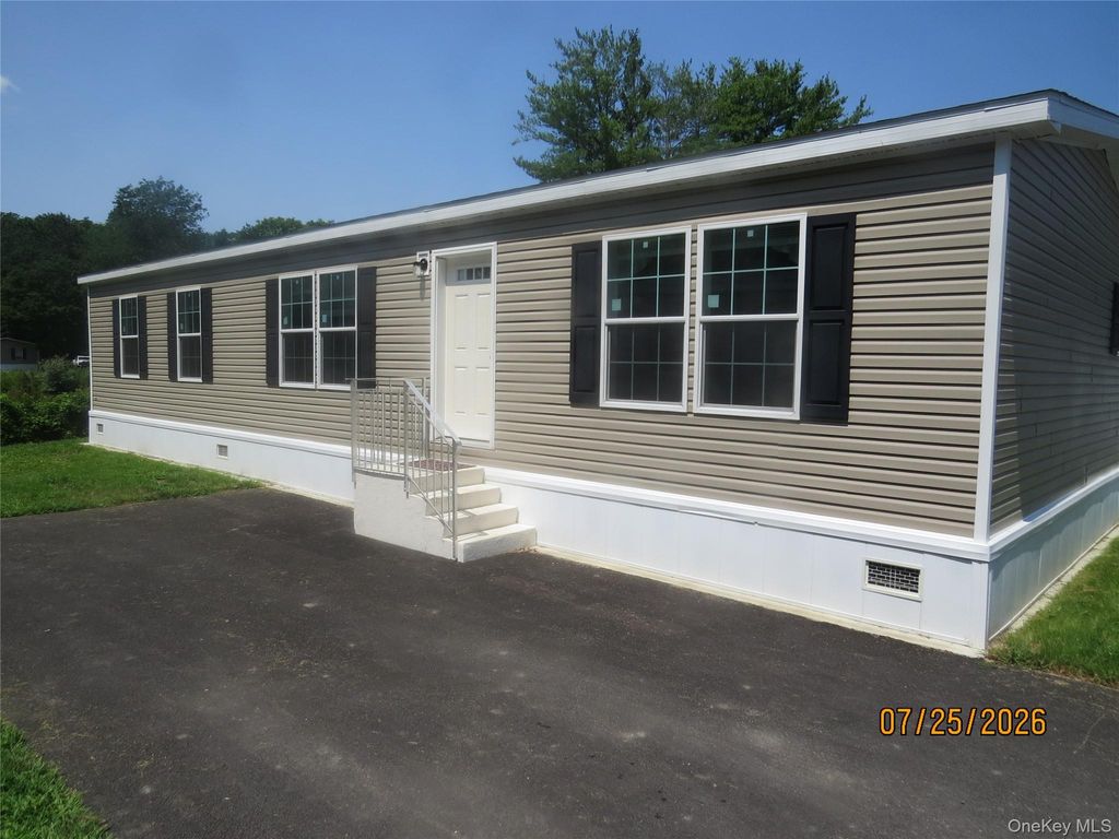 723 Beekman Road 70, Hopewell Junction, NY 12533