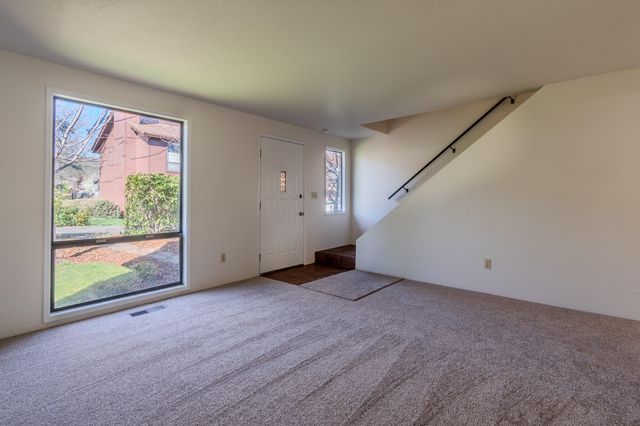 153 E Hersey Street, Ashland, OR 97520