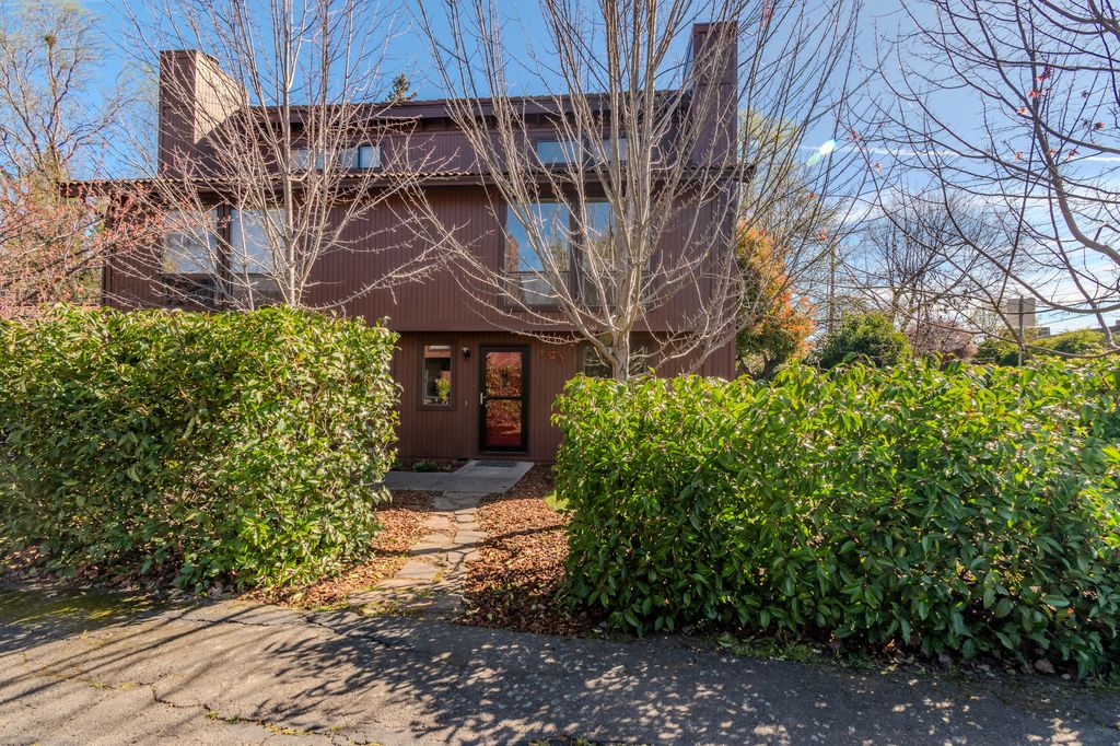 153 E Hersey Street, Ashland, OR 97520