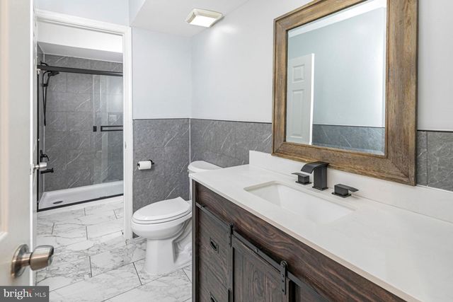 9 CHIPWOOD LN, North Brunswick, NJ 08902