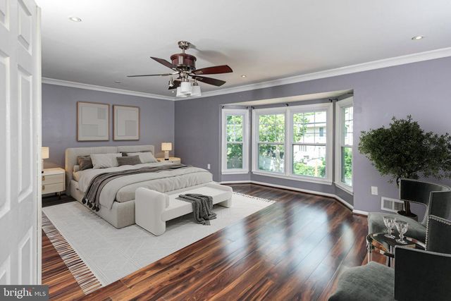 9 CHIPWOOD LN, North Brunswick, NJ 08902