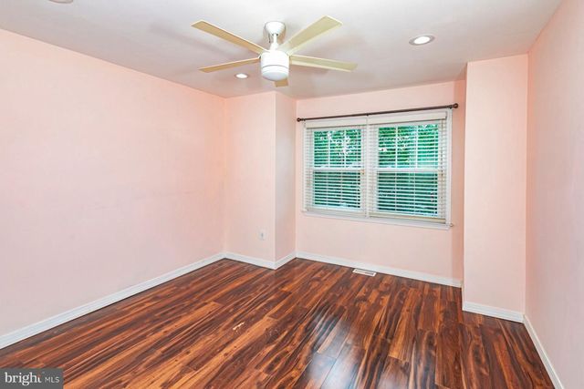 9 CHIPWOOD LN, North Brunswick, NJ 08902
