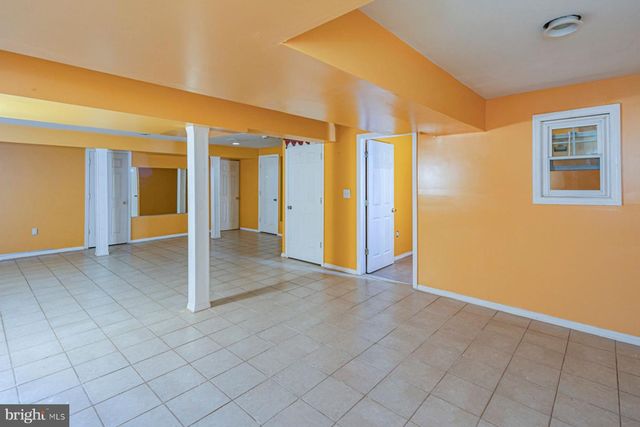 9 CHIPWOOD LN, North Brunswick, NJ 08902
