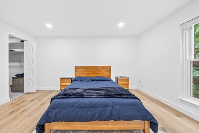 11 Shadowbrook Ln 22, Milford, MA 01757
