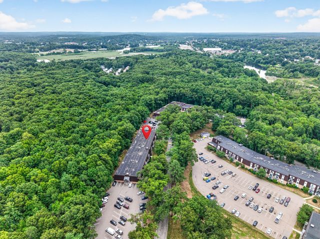 11 Shadowbrook Ln 22, Milford, MA 01757