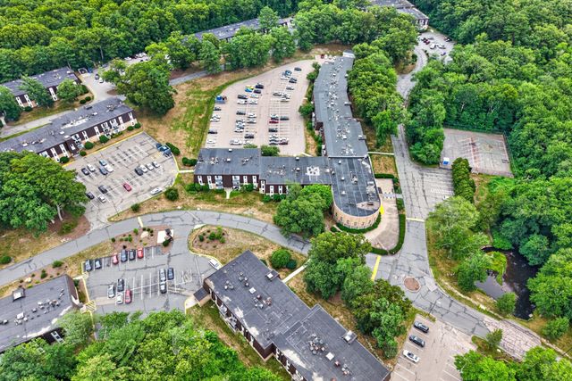 11 Shadowbrook Ln 22, Milford, MA 01757