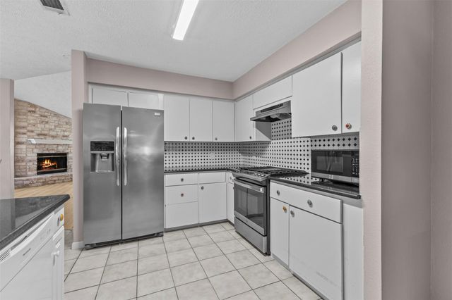 102 N Austin ST, Buda, TX 78610