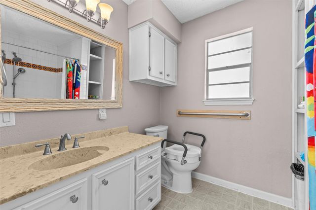 102 N Austin ST, Buda, TX 78610