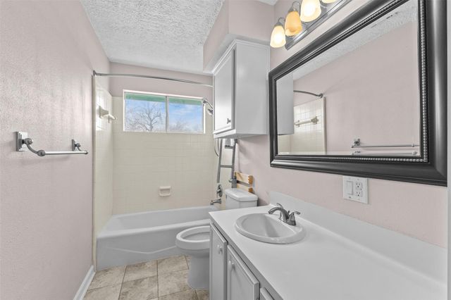 102 N Austin ST, Buda, TX 78610