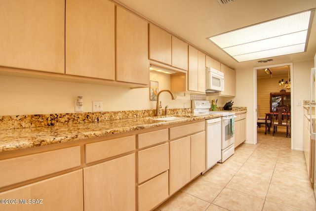 10075 N Oro Place, Oro Valley, AZ 85737