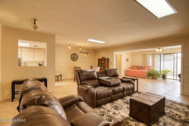 10075 N Oro Place, Oro Valley, AZ 85737