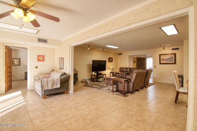 10075 N Oro Place, Oro Valley, AZ 85737