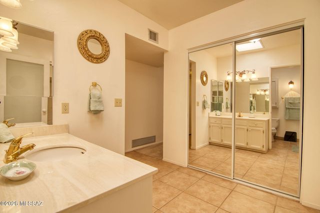 10075 N Oro Place, Oro Valley, AZ 85737