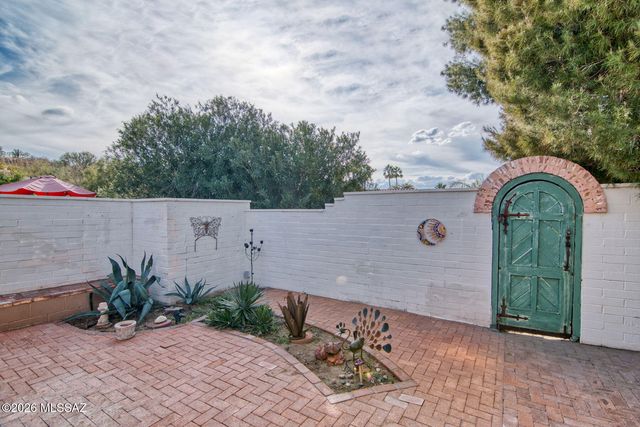 10075 N Oro Place, Oro Valley, AZ 85737