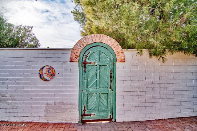 10075 N Oro Place, Oro Valley, AZ 85737