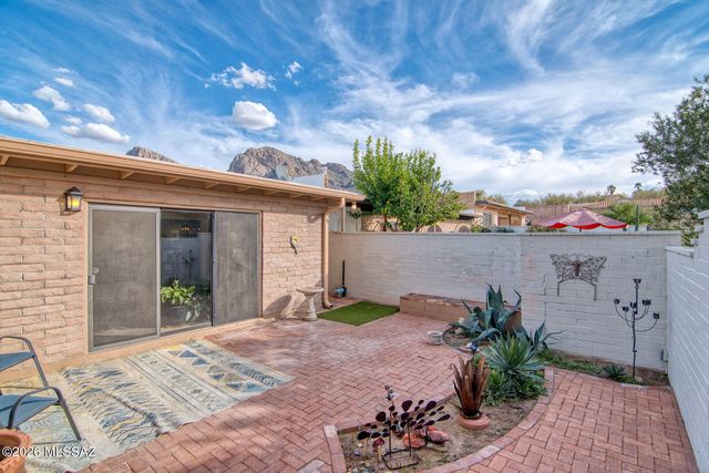 10075 N Oro Place, Oro Valley, AZ 85737