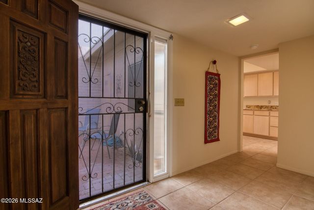 10075 N Oro Place, Oro Valley, AZ 85737