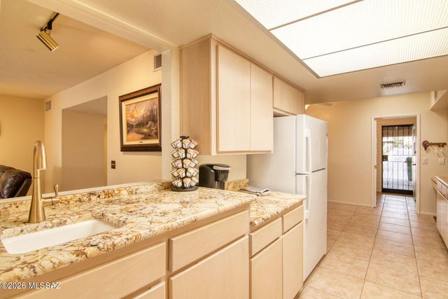 10075 N Oro Place, Oro Valley, AZ 85737