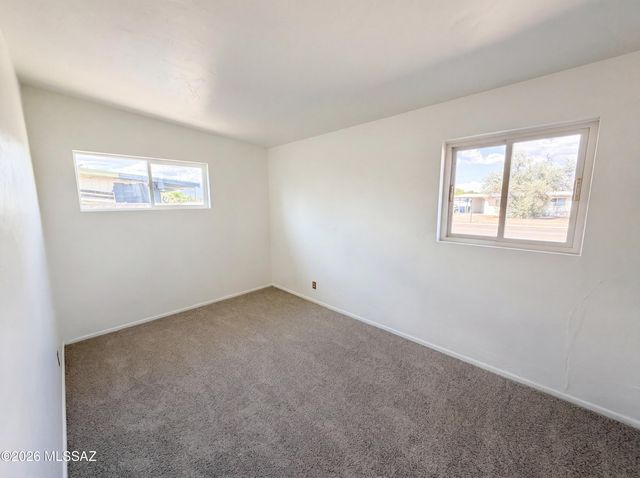 650 S Kenyon Drive, Tucson, AZ 85710