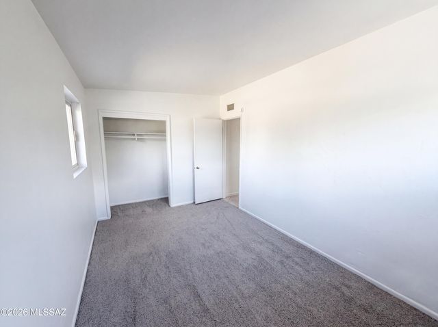 650 S Kenyon Drive, Tucson, AZ 85710