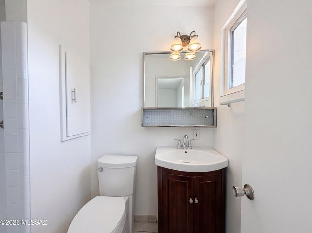 650 S Kenyon Drive, Tucson, AZ 85710