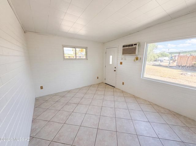 650 S Kenyon Drive, Tucson, AZ 85710