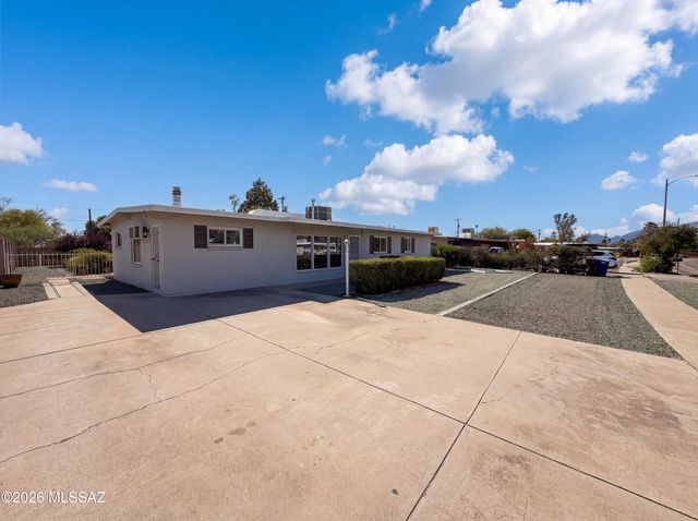 650 S Kenyon Drive, Tucson, AZ 85710