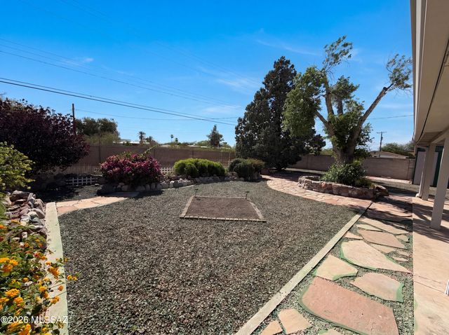 650 S Kenyon Drive, Tucson, AZ 85710