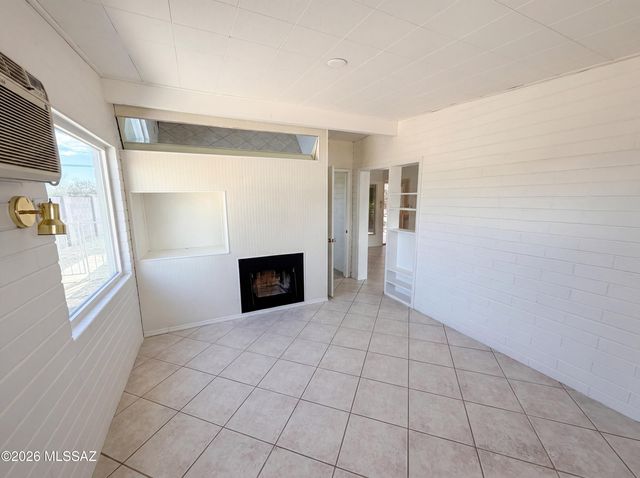 650 S Kenyon Drive, Tucson, AZ 85710