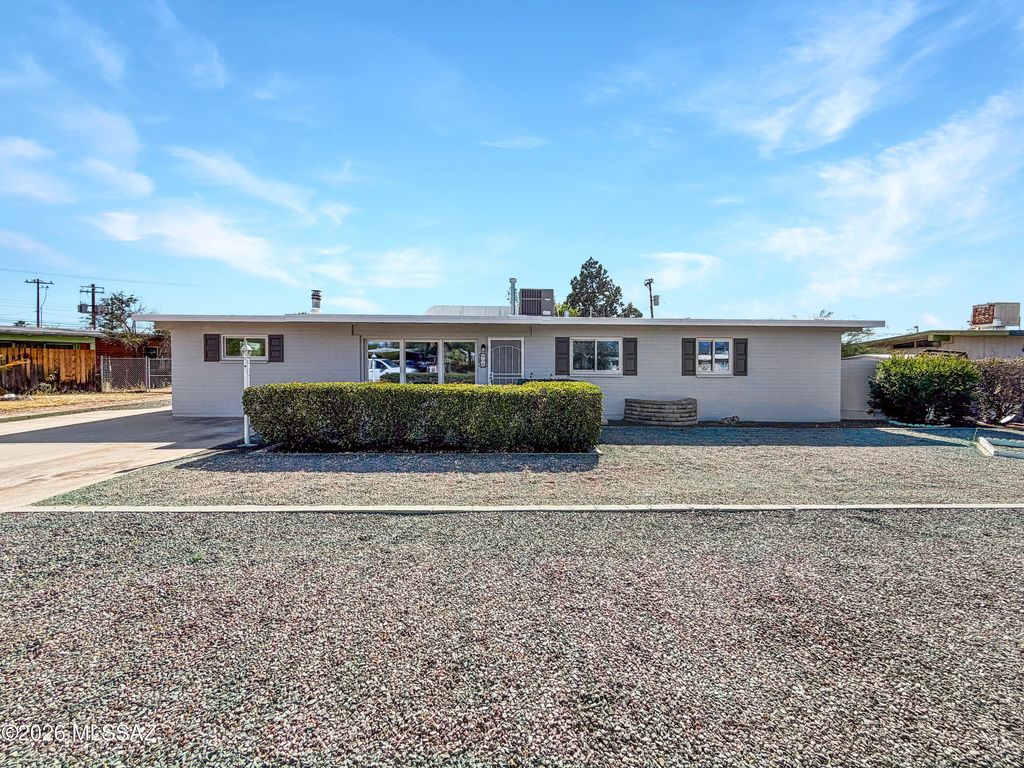 650 S Kenyon Drive, Tucson, AZ 85710