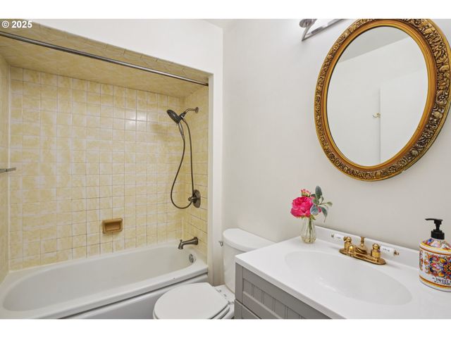 1315 N RUSSET St, Portland, OR 97217