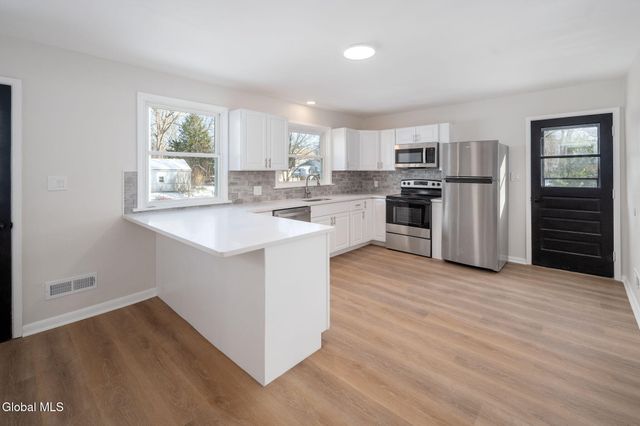 152 Chiswell Road, Schenectady, NY 12304