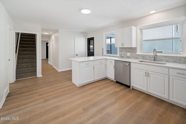 152 Chiswell Road, Schenectady, NY 12304