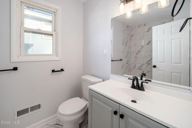 152 Chiswell Road, Schenectady, NY 12304