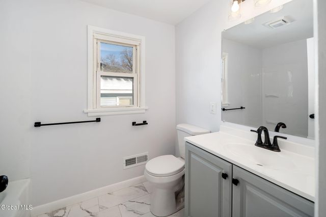 152 Chiswell Road, Schenectady, NY 12304