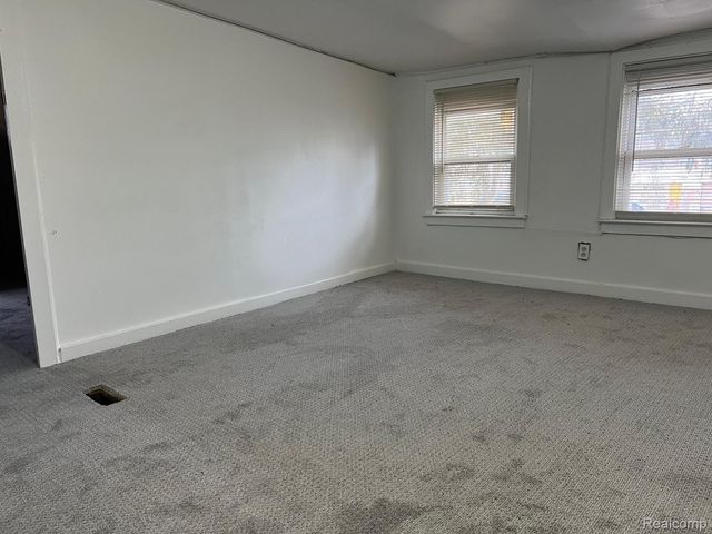 24067 SARGENT Avenue, Southfield, MI 48033