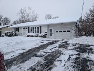 4873 Thornwood Drive, Salina, NY 13088