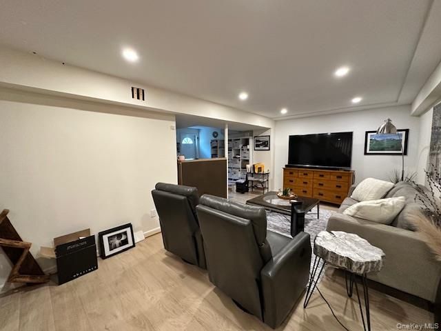 48 N Columbine Avenue, Hampton Bays, NY 11946