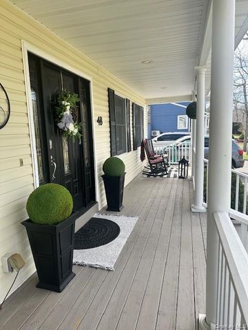 48 N Columbine Avenue, Hampton Bays, NY 11946