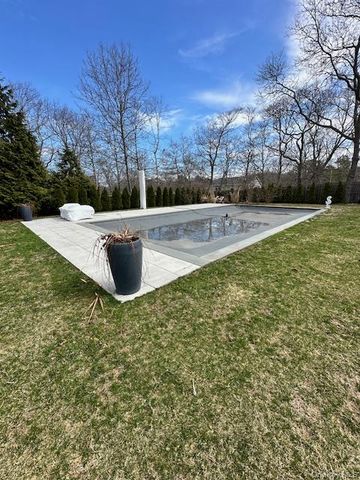 48 N Columbine Avenue, Hampton Bays, NY 11946