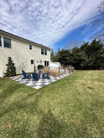 48 N Columbine Avenue, Hampton Bays, NY 11946
